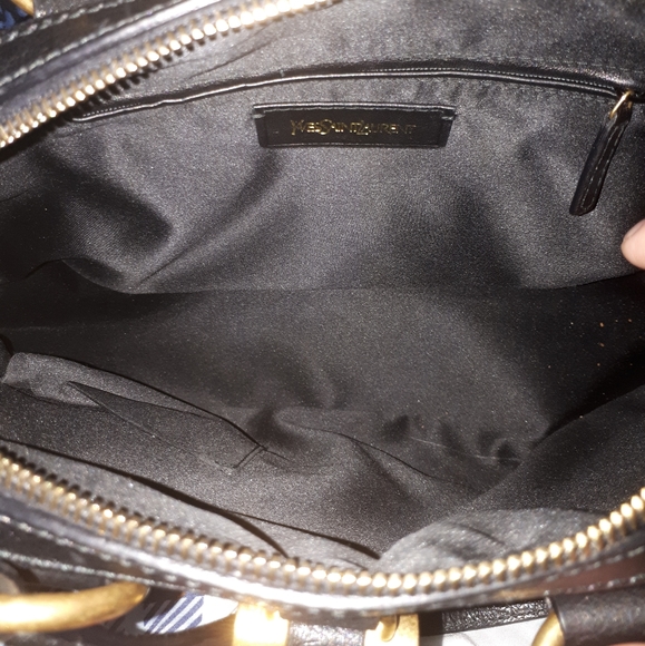 Yves Saint Laurent Muse Handbag - Picture 6 of 8